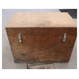 WOODNEN CHEST