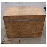 WOODNEN CHEST