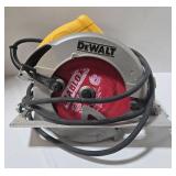 DeWalt DWE575 7-1/4in Circular Saw - Corded 120V 15A 5200 RPM