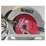 DeWalt DWE575 7-1/4in Circular Saw - Corded 120V 15A 5200 RPM