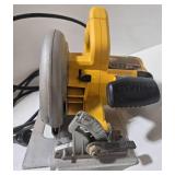 DeWalt DWE575 7-1/4in Circular Saw - Corded 120V 15A 5200 RPM