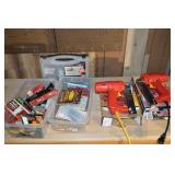 Performance Tool 3-In-1 Staple Gun Kit With 900 Staples, Air Spray Gun & Electro-Matic Stapler