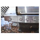 Char-Broil Stainless Steel Gas Grill 4-Burner - Built-In Thermometer