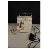 Singer Ultraloock Overlock 14SH654 - 120V 60Hz Differential Feed