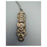 Floral-Engraved Pendant Necklace on Silver-Tone Chain - Vintage Style Jewelry
