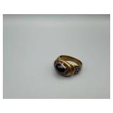 Onyx Cabochon Ring with Gold-Tone Filigree Shoulders - Vintage Style