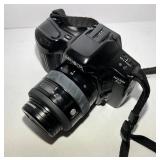 Minolta Maxxum SLR Camera with 35-70mm Lens, Camera Bag & Photoshop Elements 4.0