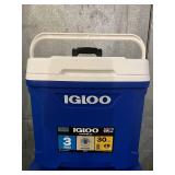 Igloo Latitude 60 Roller & Igloo Latitude 30 Cooler