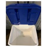 Igloo Latitude 60 Roller & Igloo Latitude 30 Cooler