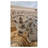 Lot of Vintage Glasses, Poodle Ashtray, Niagra Falls Ashtray, Etc