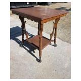Rare Antique Claw-Foot Victorian-Style Parlor or Lamp TABLE