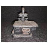 John Wright Bonnie Glo miniature Cast Iron Stove