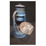Rustic Vintage Dietz No. 8 Air Pilot Blue Kerosene Lantern w/ Clear Glass Globe