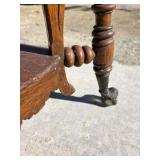 Rare Antique Claw-Foot Victorian-Style Parlor or Lamp TABLE