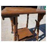 Rare Antique Claw-Foot Victorian-Style Parlor or Lamp TABLE