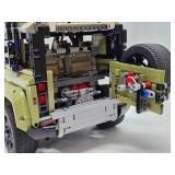 LEGO Technics Land Rover Defender