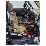 LEGO Technics Land Rover Defender