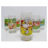Set of 8 Vintage SNOOPY Charlie Brown Collector Glasses
