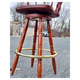 Nice Condition and Quality Swivel Bar Chairs & Tall Table #1