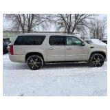 2008 CADILLAC ESCALADE ESV *All Wheel Drive | 6.2L Motor* (NO RESERVE)