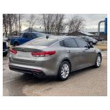 2017 KIA OPTIMA EX (NO RESERVE)