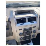 2008 FORD ESCAPE XLT *No Accidents Reported* (NO RESERVE)