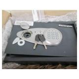 Sentry Safe. Needs knob attached...