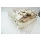 Comforter & Matching Pillow Shams