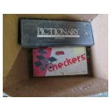 Box of vintage multi-player and boa...