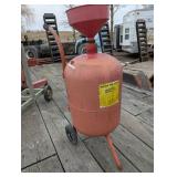 4# Pneumatic Sandblasting Tank on Cart