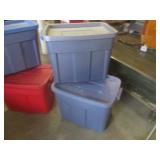 (G-1) 4 Rubbermaid Roughneck Totes ...