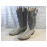 (D-2) Tony Lama Cowboy Boots Size 8...