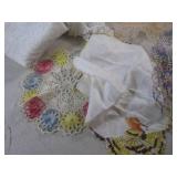 (BSB) Assorted Vintage Doilies, Tab...