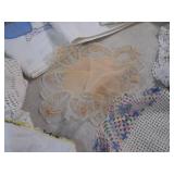 (BSB) Assorted Vintage Doilies, Tab...