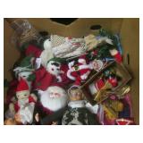 (EW3) Assortment of Christmas Decor...