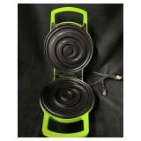 Salton Waffle Maker Grinch Stole Christmas Green Dr. Seuss Theme