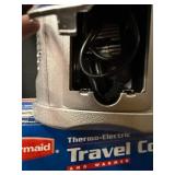 Rubbermaid VEC204RB Travel Cooler - Thermo-Electric, 12V DC Power Plug