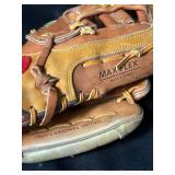 Mizuno MAX FLEX Professional Model Baseball Glove - Custom Formed Pocket, 2 Baseballs Included