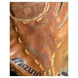 Mizuno MAX FLEX Professional Model Baseball Glove - Custom Formed Pocket, 2 Baseballs Included