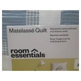 Full/Queen Matelasse Quilt Light Blue - Room Essentials