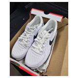 New Nike Air Max Excee Size: 10 Shoes