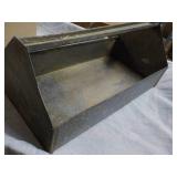 Metal Tool Box 20 x 10 x 9"...