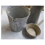 3 Vintage Metal Décor...