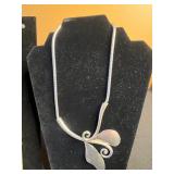 Assorted Jewelry Lot - Necklaces, Bead Chains & Leaf Pendant Necklace