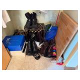 Lot of Shoes/Boots Inc White Mountain Zip & Stitch Ankle Boot - Black, Size 10