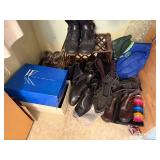 Lot of Shoes/Boots Inc White Mountain Zip & Stitch Ankle Boot - Black, Size 10