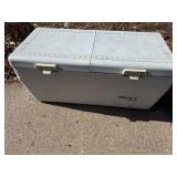 GOTT 102 Cooler - White Plastic Ice Chest with 2 Latches
