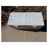 GOTT 102 Cooler - White Plastic Ice Chest with 2 Latches