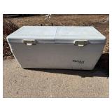 GOTT 102 Cooler - White Plastic Ice Chest with 2 Latches