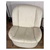 Glenn Furniture Company Cream Upholstered Swivel Chair